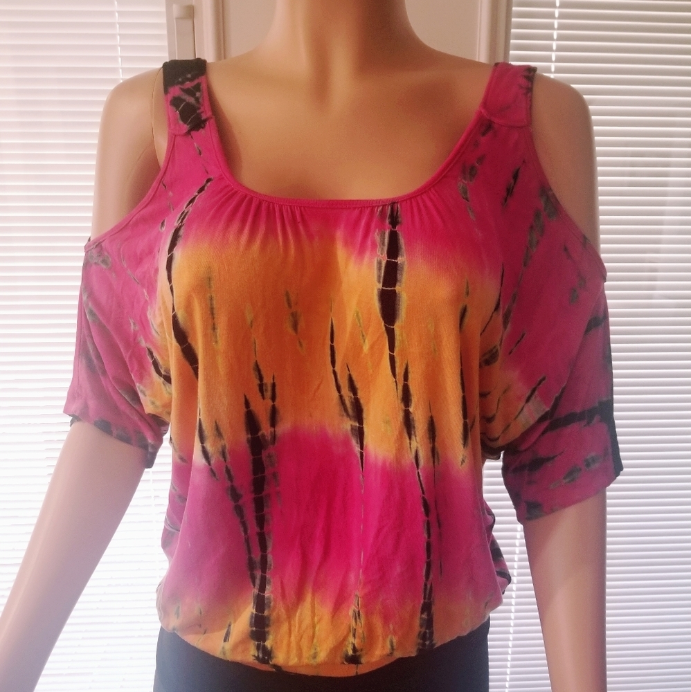 BOSTON PROPER tie dyed cold shoulder summer top